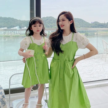 Одинаковое праздничное зеленое платье для мамы и Дочки, одинаковое цельное платье для мамы и меня для маленьких девочек, летняя одежда 2023, Халат
